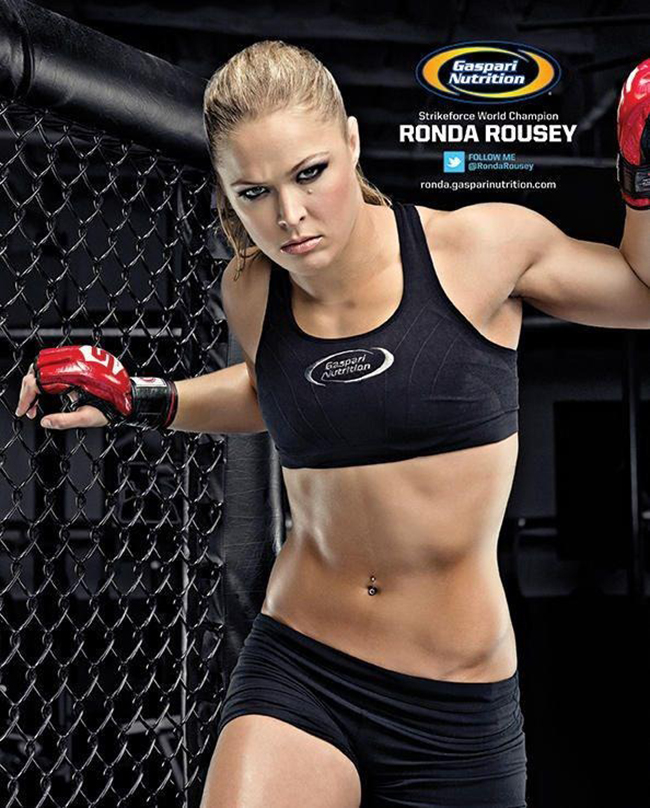 Cô bắt đầu tranh tài tại giải võ thuật Strikeforce từ giữa năm 2011. Tính đến trước khi góp mặt tại UFC, giải võ thuật lớn nhất thế giới, cô toàn thắng cả 6 trận và đều khiến đối phương phải xin hàng bằng những kỹ thuật của Judo.
Rousey và những tháng ngày khổ luyện MMA
Khoảnh khắc đẹp về 'nữ hoàng bẻ tay'
Nhà vô địch UFC nữ bẻ gãy tay đối thủ trên sàn
UFC 157: 'Kiều nữ' lại thắng nhờ bẻ tay
UFC 157: “Kiều nữ” đấu “Nữ binh cơ bắp”
